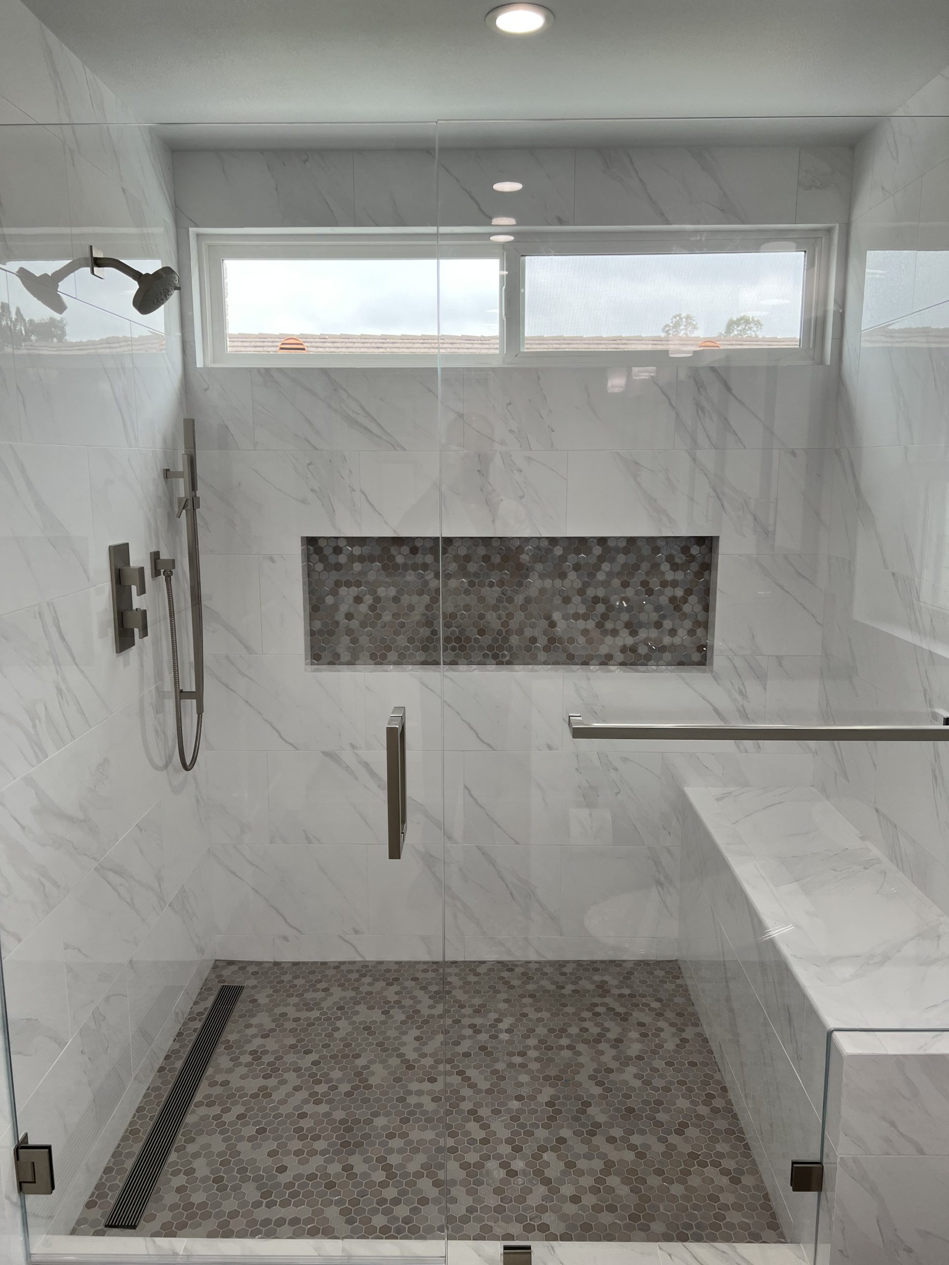 Niche in the Shower: Organize Your Bathing Essentials with Style